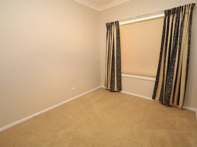 2 Shiralee Place, Estella NSW 2650
