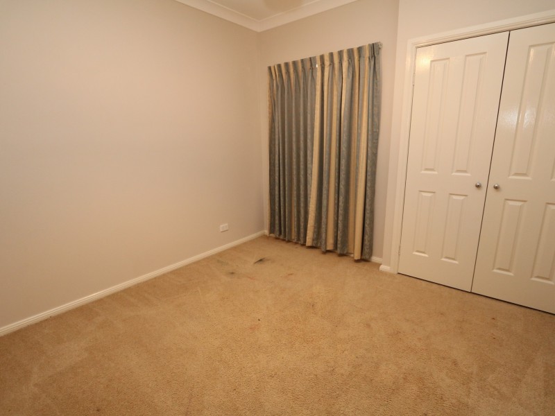 2 Shiralee Place, Estella NSW 2650