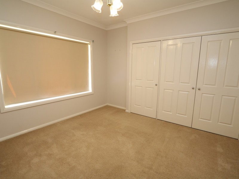 2 Shiralee Place, Estella NSW 2650