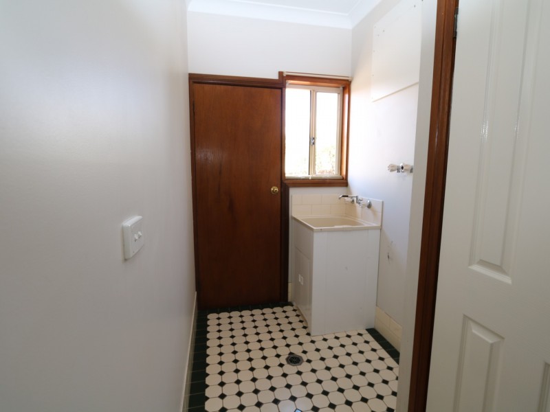 2 Shiralee Place, Estella NSW 2650