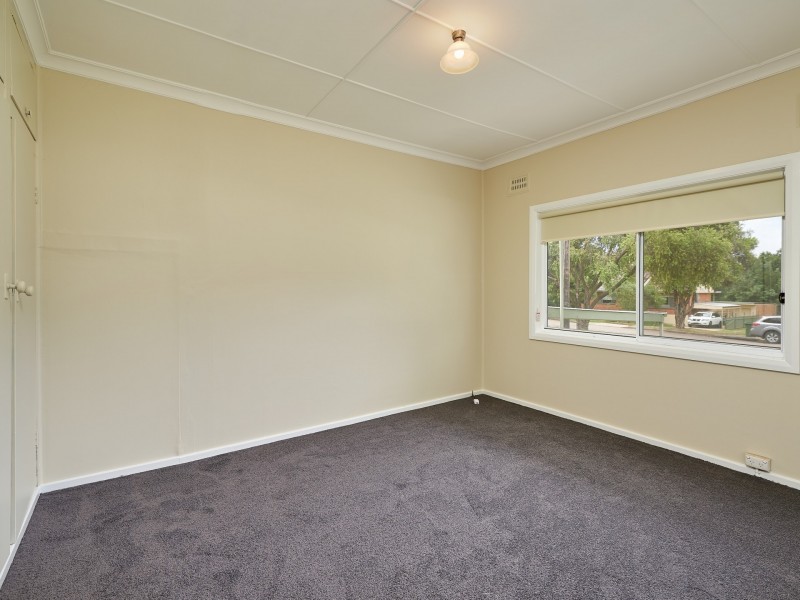 16 Mount Street, Kooringal NSW 2650