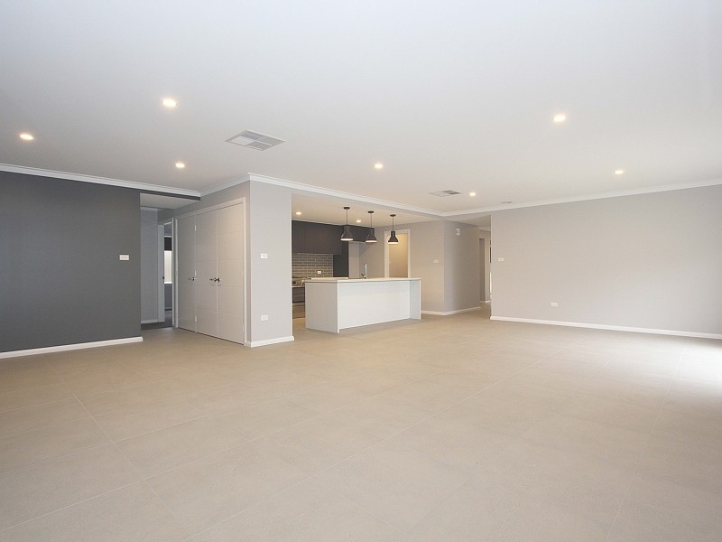 91 Messenger Avenue, Boorooma NSW 2650