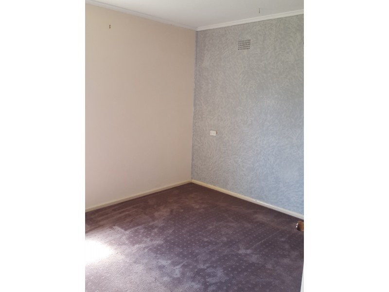 32 Gilmore Street, Mount Austin NSW 2650