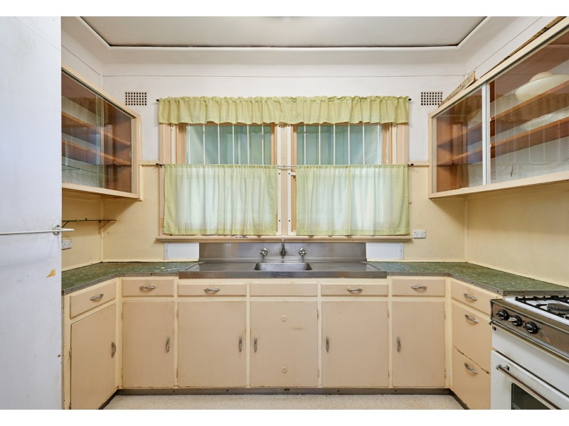 10 Blamey Street, Turvey Park NSW 2650