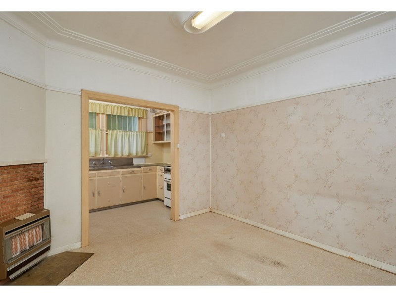 10 Blamey Street, Turvey Park NSW 2650