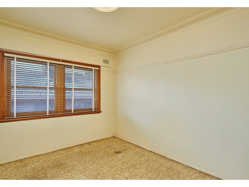 10 Blamey Street, Turvey Park NSW 2650