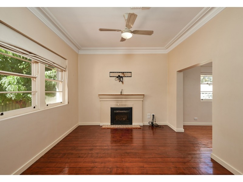 52 Meurant Avenue, Wagga Wagga NSW 2650