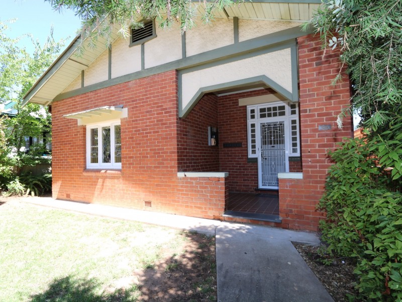 48 Flinders Street, Turvey Park NSW 2650