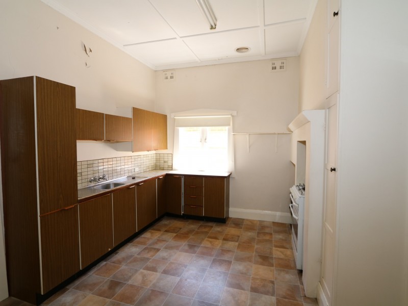 48 Flinders Street, Turvey Park NSW 2650