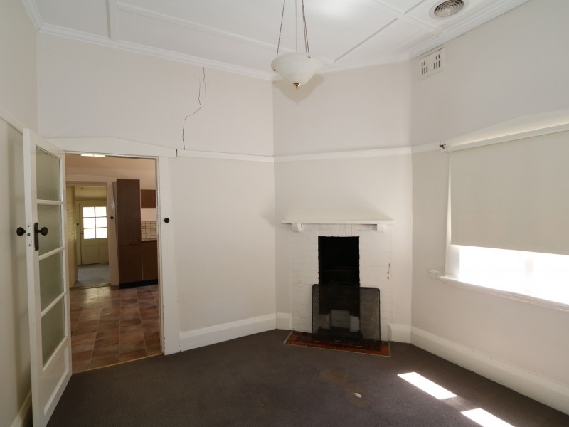 48 Flinders Street, Turvey Park NSW 2650
