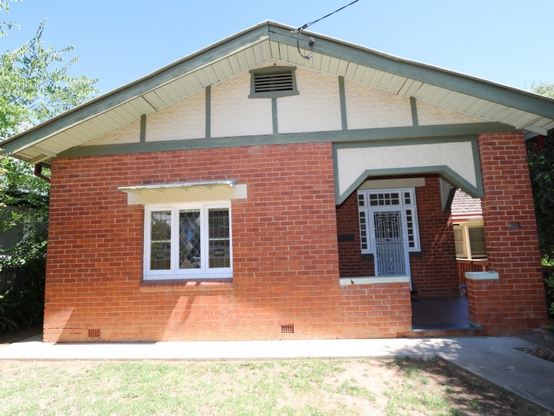 48 Flinders Street, Turvey Park NSW 2650