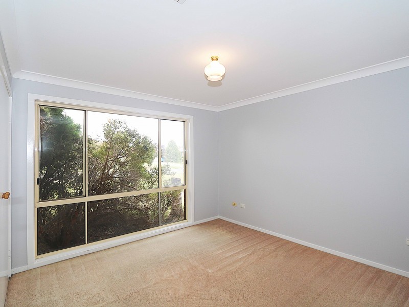 39 Bamarook Crescent, Glenfield Park NSW 2650