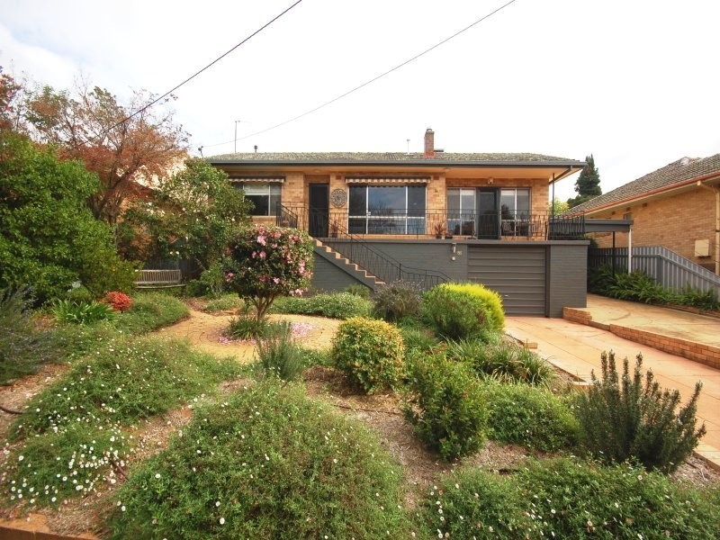 86 Grove Street, Kooringal NSW 2650