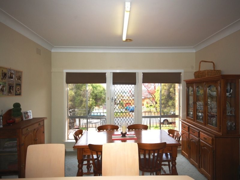 86 Grove Street, Kooringal NSW 2650