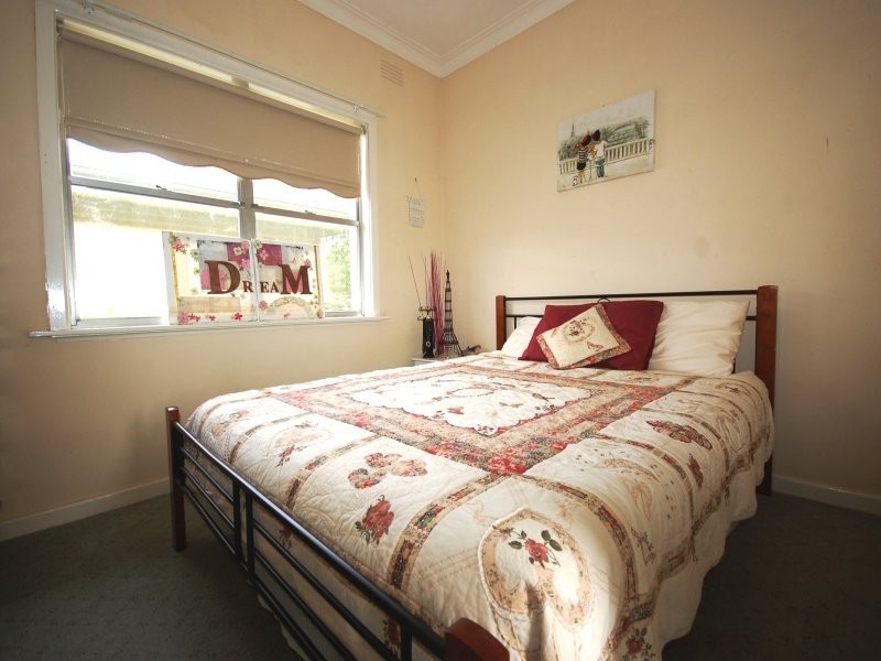 86 Grove Street, Kooringal NSW 2650