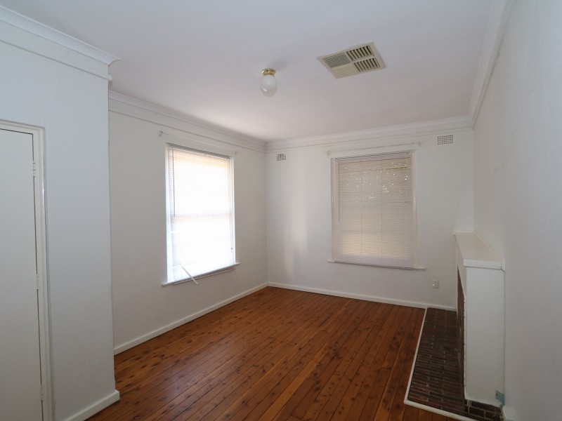 62 Blamey Street, Turvey Park NSW 2650