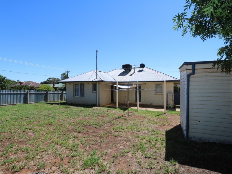 62 Blamey Street, Turvey Park NSW 2650