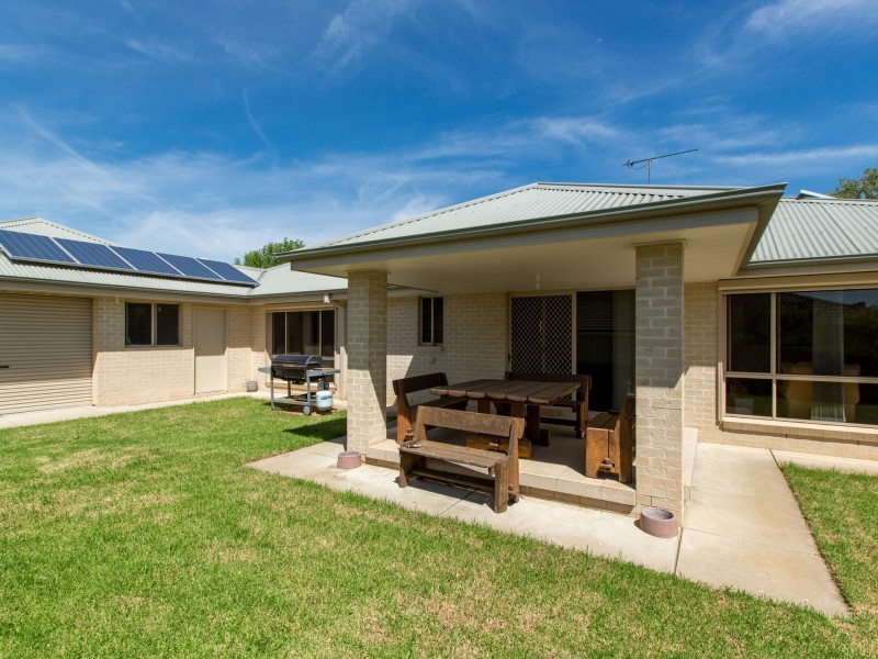 9 Namoi Street, Tatton NSW 2650