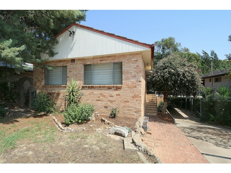 12 Colong Place, Kooringal NSW 2650