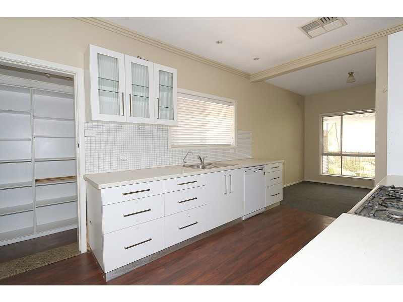 12 Colong Place, Kooringal NSW 2650