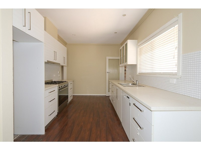 12 Colong Place, Kooringal NSW 2650