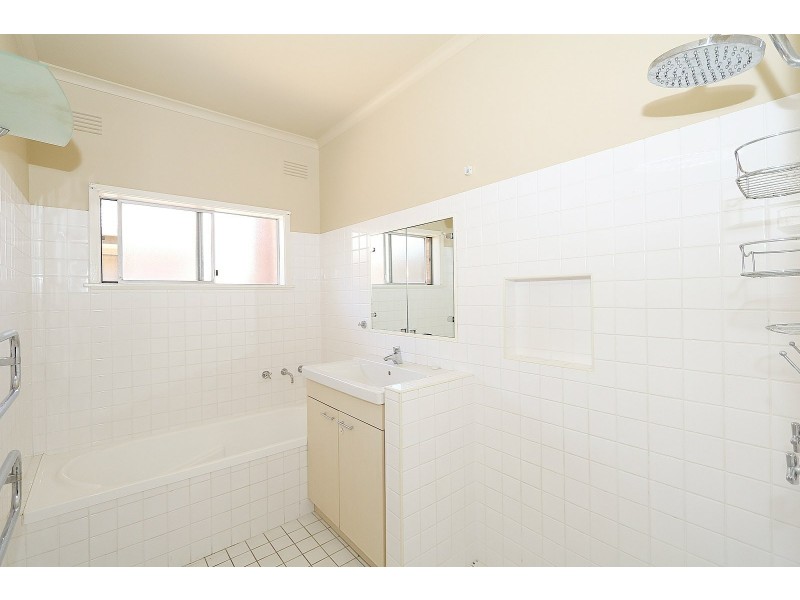 12 Colong Place, Kooringal NSW 2650