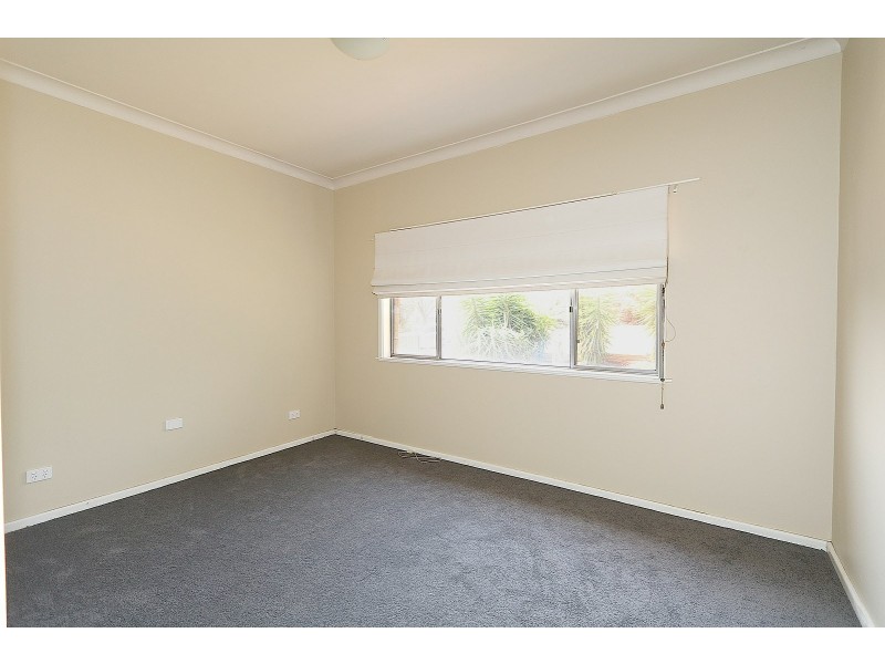 12 Colong Place, Kooringal NSW 2650