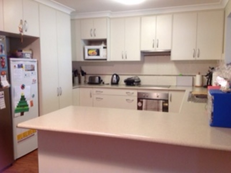 68 Dalman Parkway, Glenfield Park NSW 2650