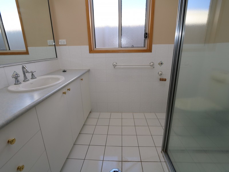 39 Gunn Drive, Estella NSW 2650