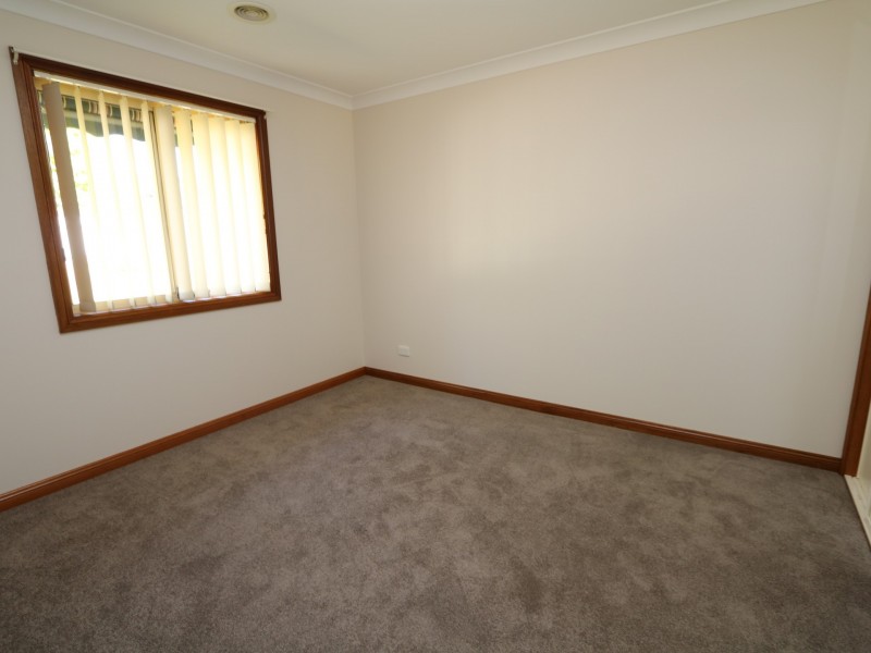 24 Alldis Place, Kooringal NSW 2650