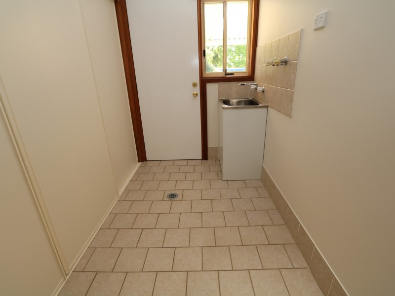 24 Alldis Place, Kooringal NSW 2650