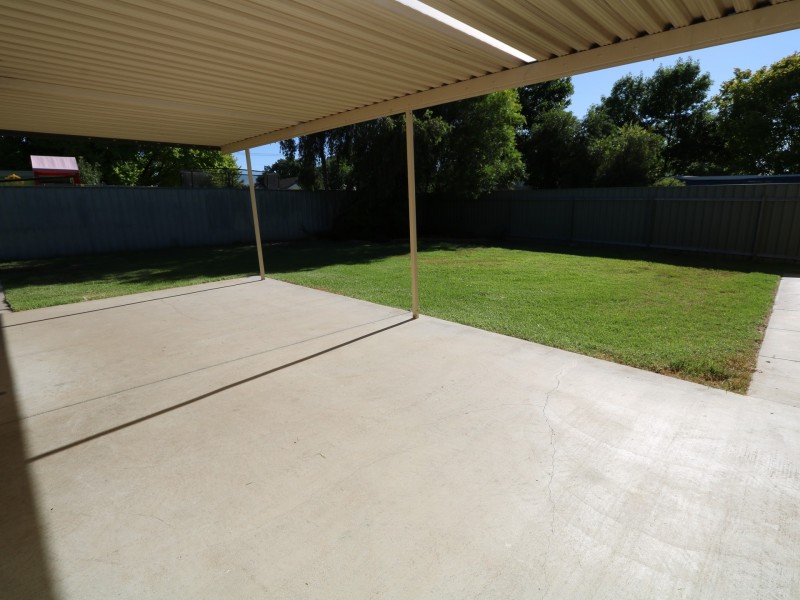 24 Alldis Place, Kooringal NSW 2650