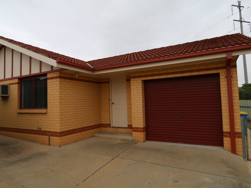 3 Girraween Mews, Glenfield Park NSW 2650