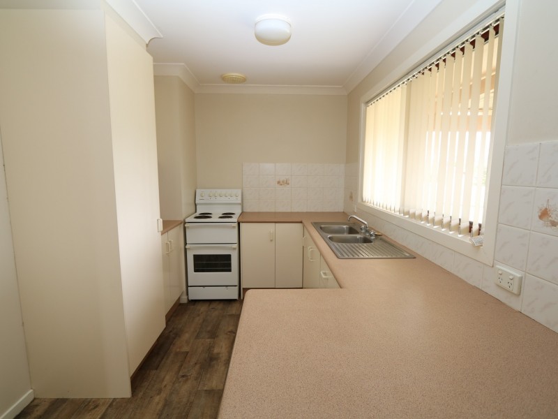 3 Girraween Mews, Glenfield Park NSW 2650