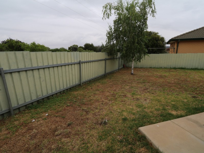 3 Girraween Mews, Glenfield Park NSW 2650