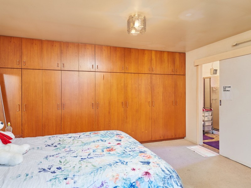 33 Nixon Crescent, Tolland NSW 2650