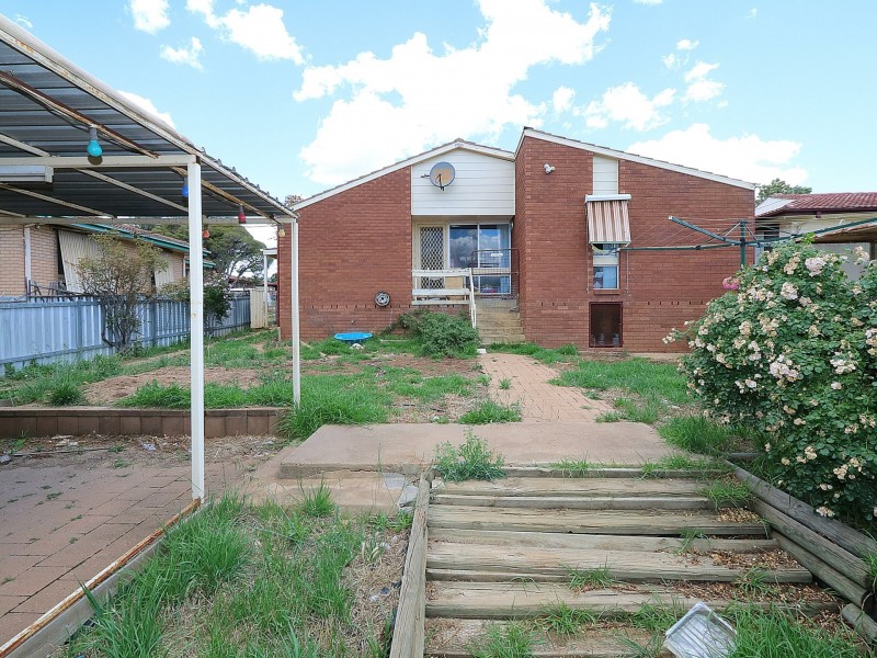 13 Poulton Street, Ashmont NSW 2650