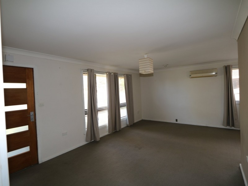 111 McKell Avenue, Mount Austin NSW 2650