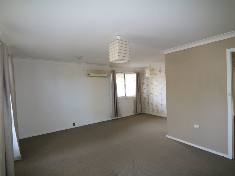 111 McKell Avenue, Mount Austin NSW 2650