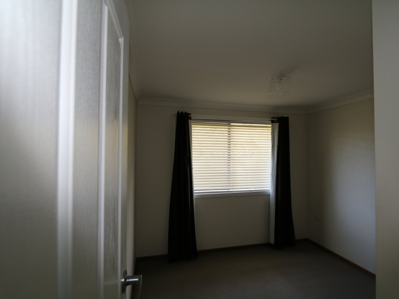 111 McKell Avenue, Mount Austin NSW 2650