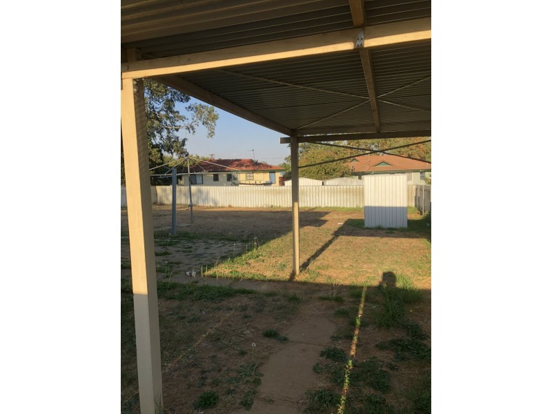24 Ziegler Avenue, Kooringal NSW 2650