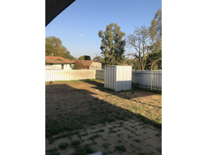 24 Ziegler Avenue, Kooringal NSW 2650