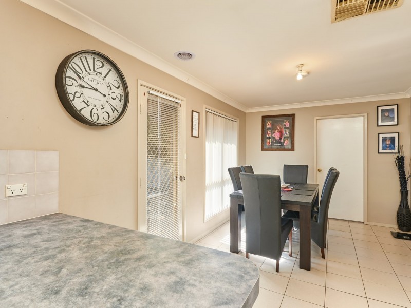7 Eaton Street, Ashmont NSW 2650