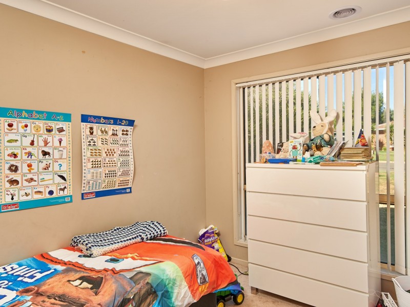 7 Eaton Street, Ashmont NSW 2650