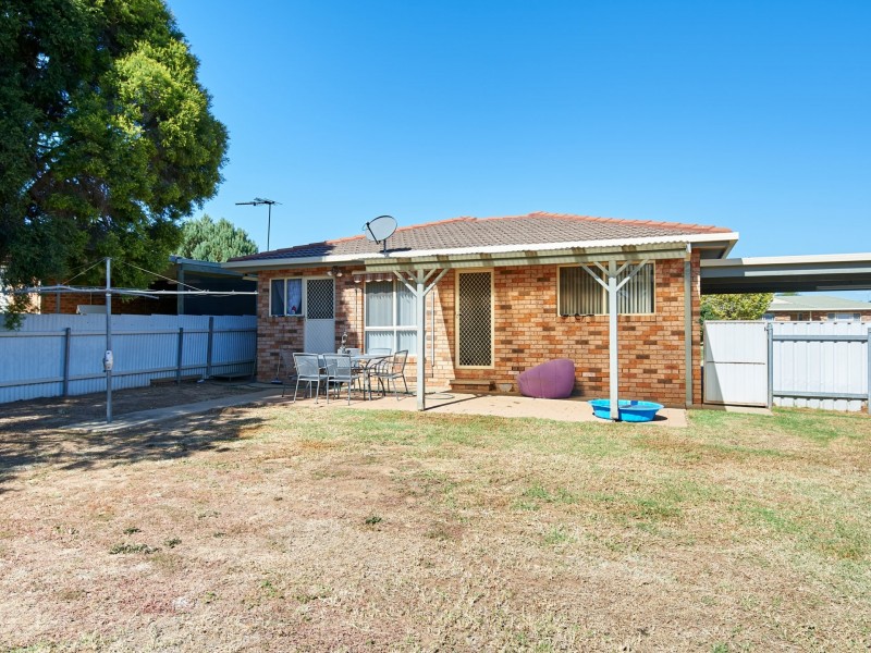 7 Eaton Street, Ashmont NSW 2650
