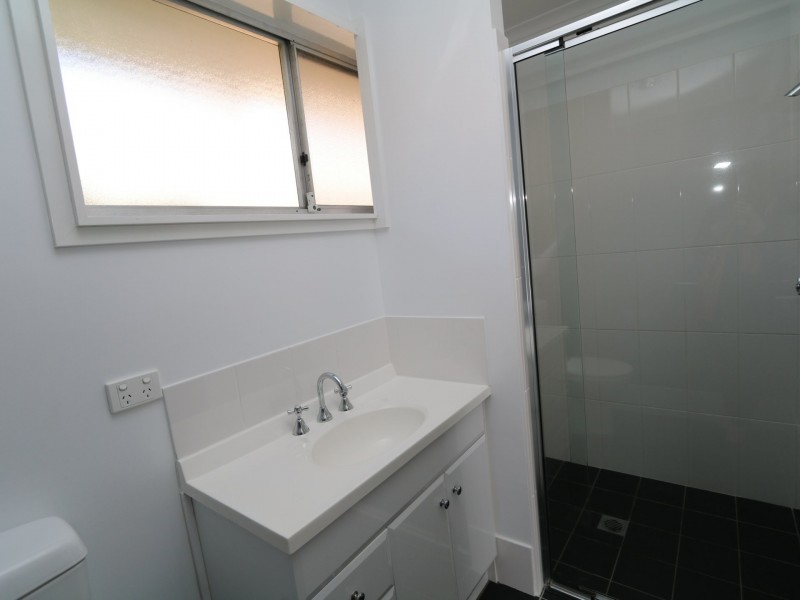 64 Nixon Crescent, Tolland NSW 2650