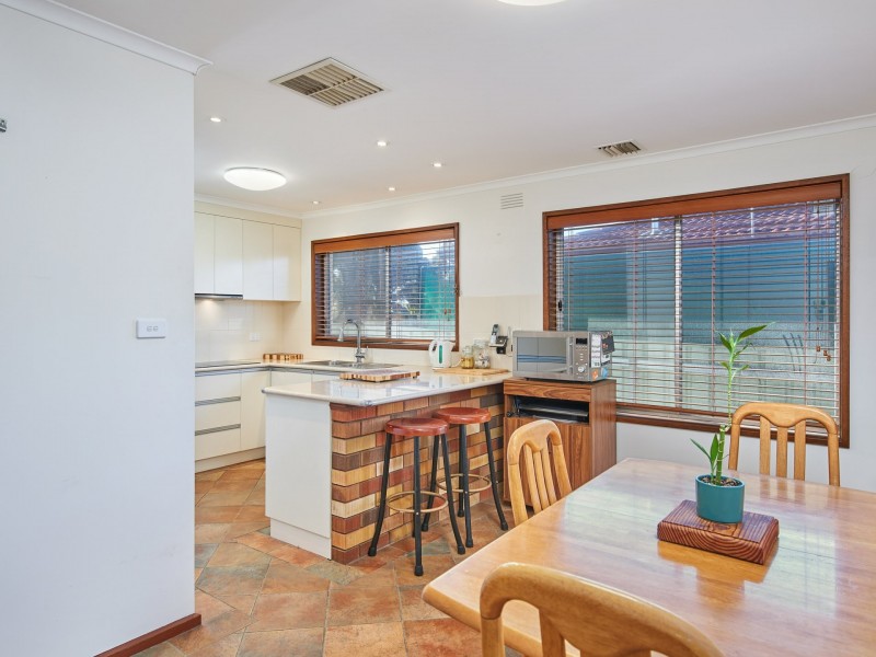 8 Carmody Street, Kooringal NSW 2650