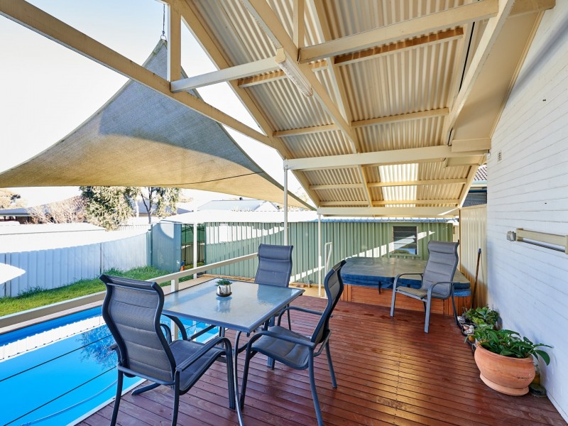 8 Carmody Street, Kooringal NSW 2650