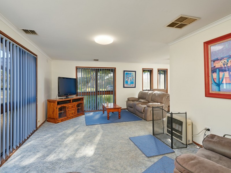 8 Carmody Street, Kooringal NSW 2650