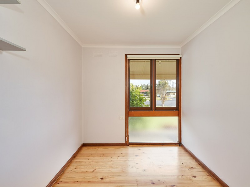 2 Smithies Place, Ashmont NSW 2650